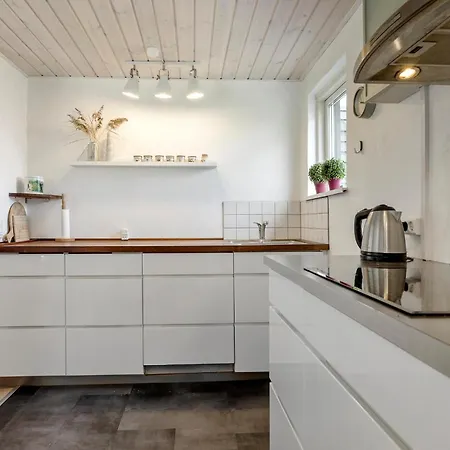 3 Bedroom Beautiful In Semesterbostad Allingåbro