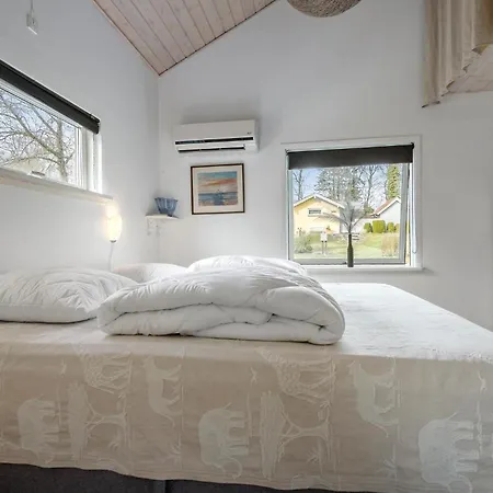 3 Bedroom Beautiful In Allingåbro