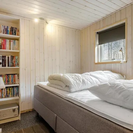3 Bedroom Beautiful In Hébergement de vacances Allingåbro