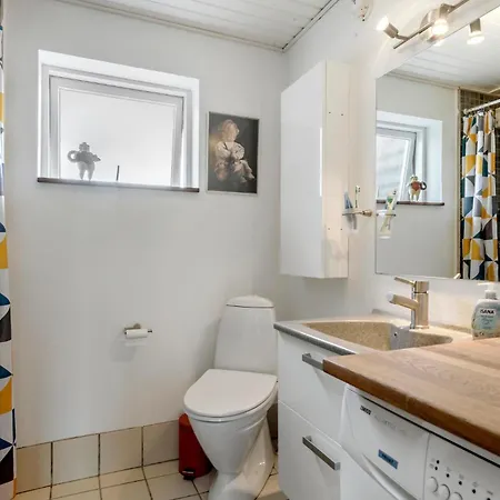 3 Bedroom Beautiful In Allingåbro