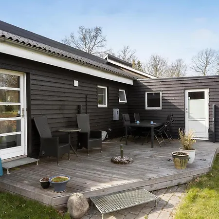 Hébergement de vacances 3 Bedroom Beautiful In *