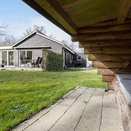 3 Bedroom Beautiful In Prázdninový dům *