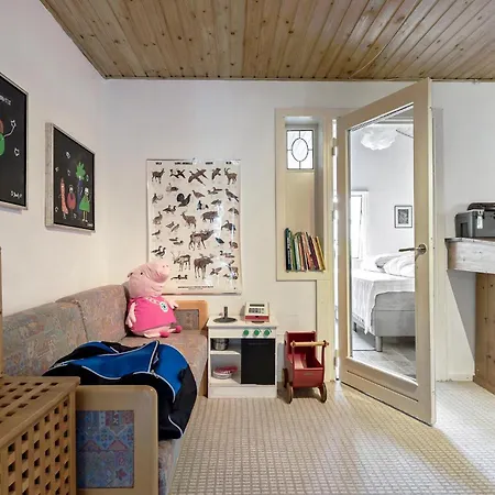 3 Bedroom Beautiful In Prázdninový dům Allingåbro