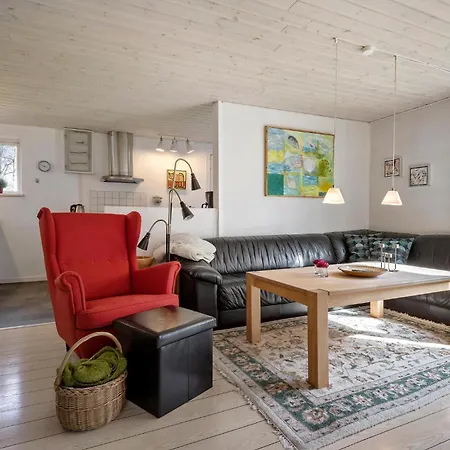 Nyaraló 3 Bedroom Beautiful In Allingåbro