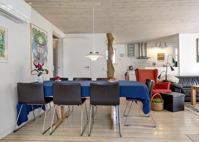 3 Bedroom Beautiful In Σπίτι διακοπών