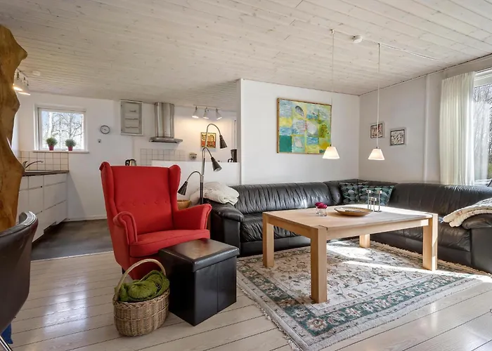 Nyaraló 3 Bedroom Beautiful In Allingåbro